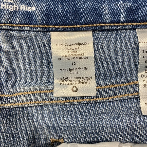 Jean capris - Picture 3 of 3